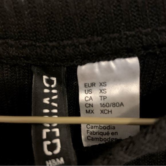 H&M Ribbed Top with Pearl Studs - Picture 5 of 6